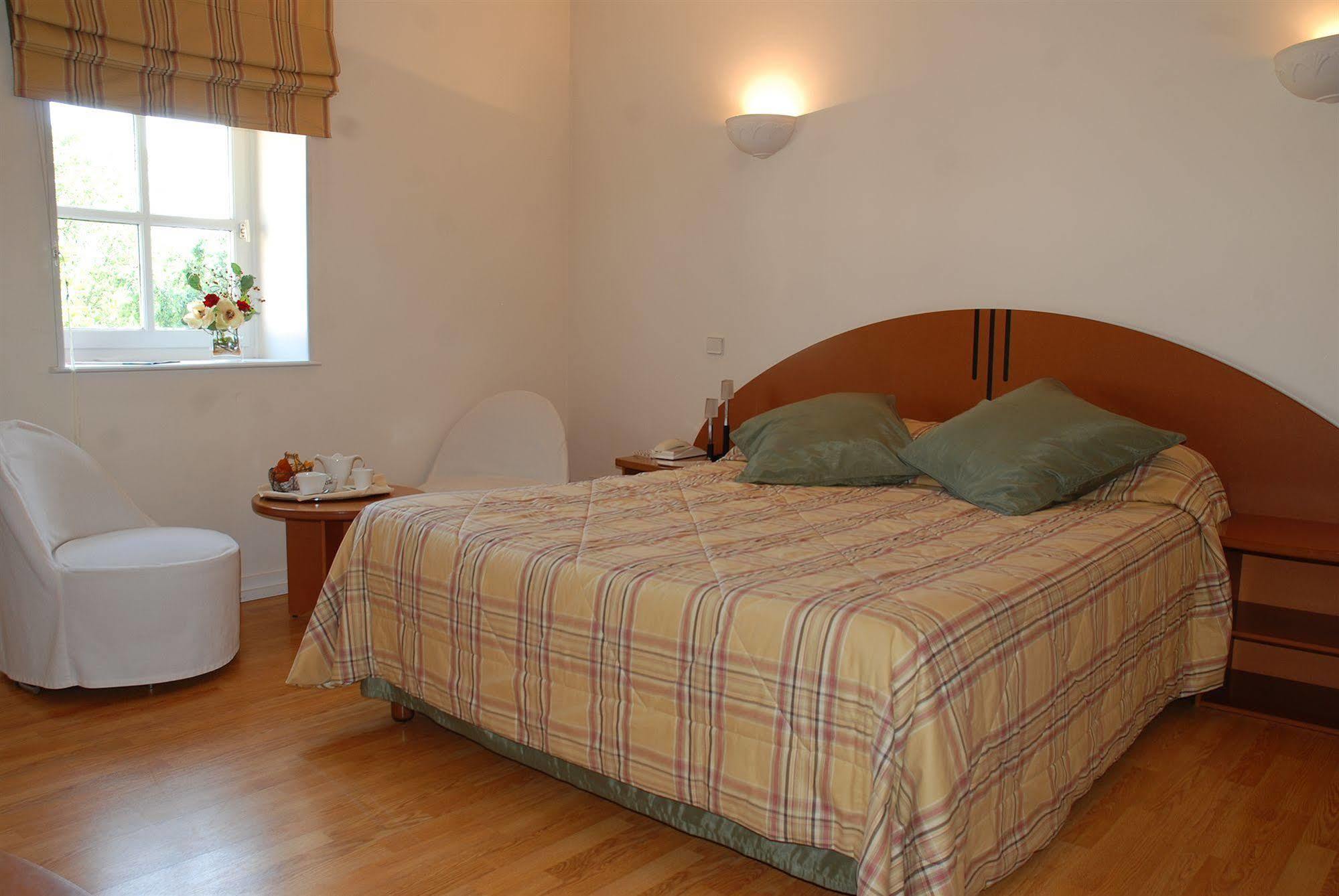 Demeures Et Chateaux L'Abbaye Caladoise - Anciennement Hostellerie Ferme Du Poulet Villefranche-sur-Saone Ngoại thất bức ảnh
